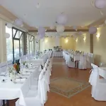 Zsanett Hotel