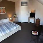 Zsanett Hotel 3*