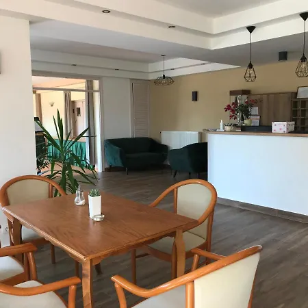 Hotel Zsanett 3*