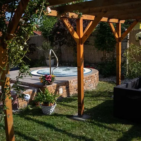 Zsanett Otel 3*