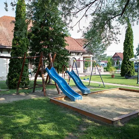 Hotel Zsanett Balatonkeresztur