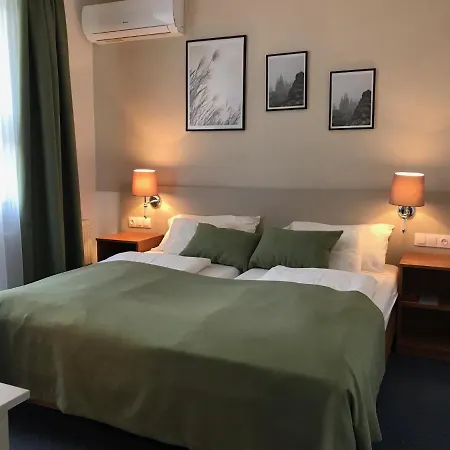 Zsanett Hotel Balatonkeresztur