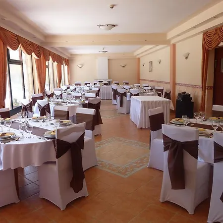 Hotel Zsanett 3*