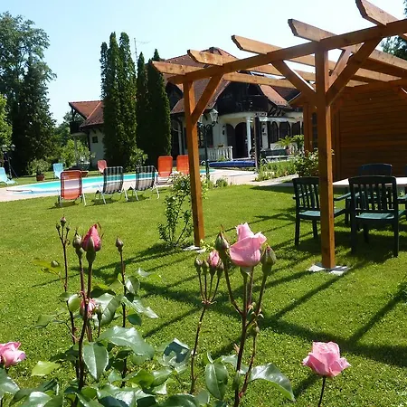 Szálloda Zsanett Balatonkeresztúr