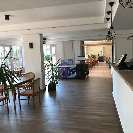 Hotel Zsanett 3*