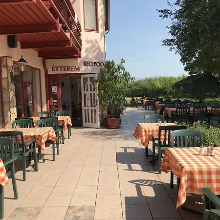 Hotel Zsanett Balatonkeresztúr