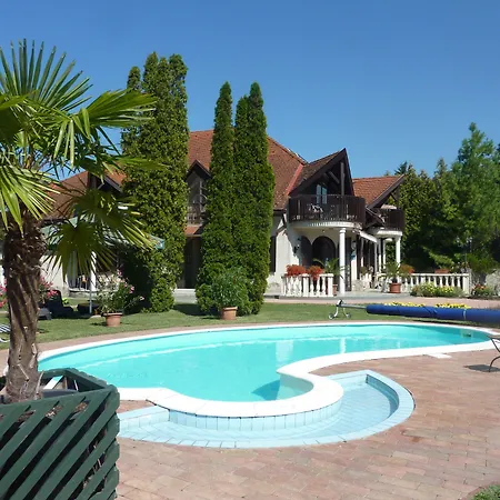 Zsanett 3* Balatonkeresztúr