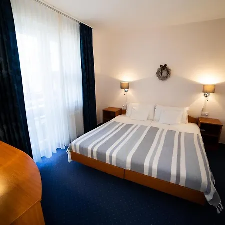 Zsanett 3* Balatonkeresztur