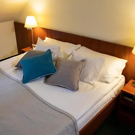 Hotell Zsanett Balatonkeresztúr