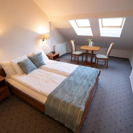 Hotell Zsanett
