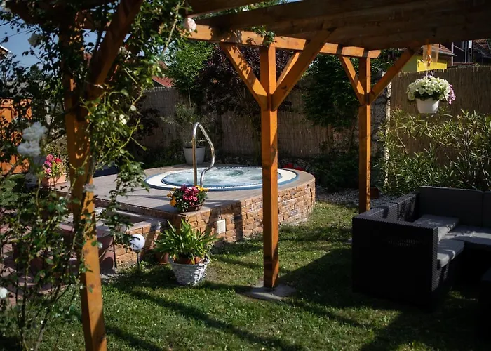 Zsanett Hotel 3*